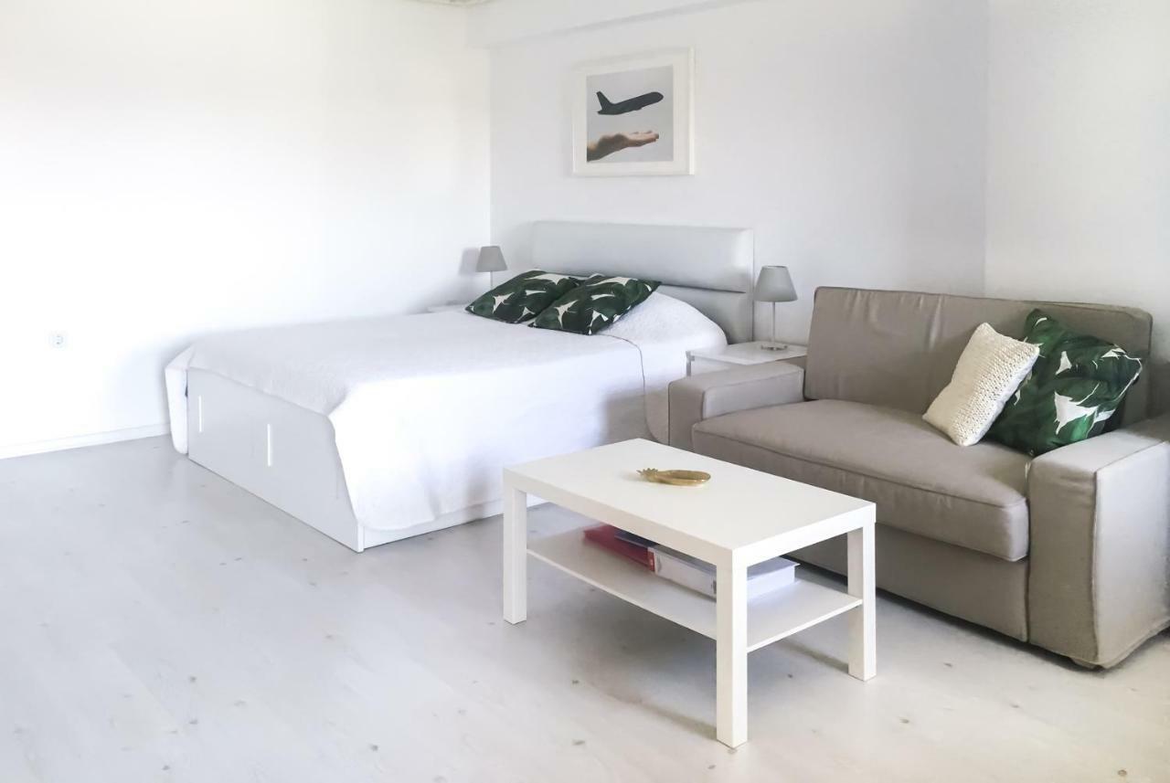 Airport Residence - Across From Otopeni Airport ภายนอก รูปภาพ