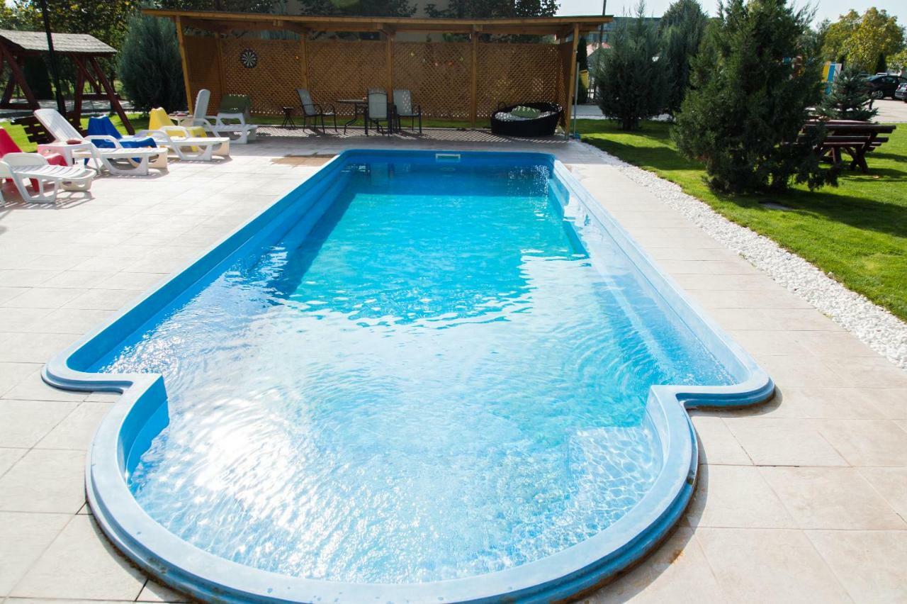 Airport Residence - Across From Otopeni Airport ภายนอก รูปภาพ
